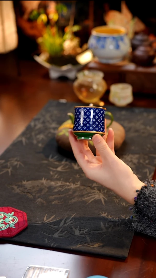 瓷唐里主人杯··········