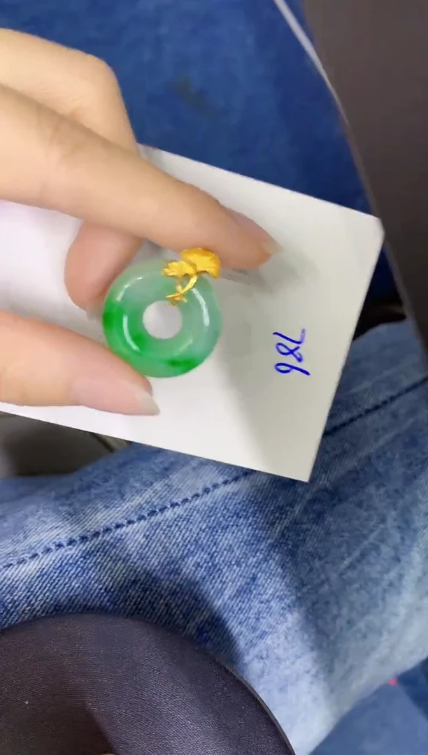 颈饰18K金镶嵌翡翠缅甸天然翡翠A货