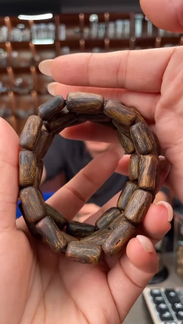 【闪购商品】沉香手串27号老料国香绿奇楠多样性发一条