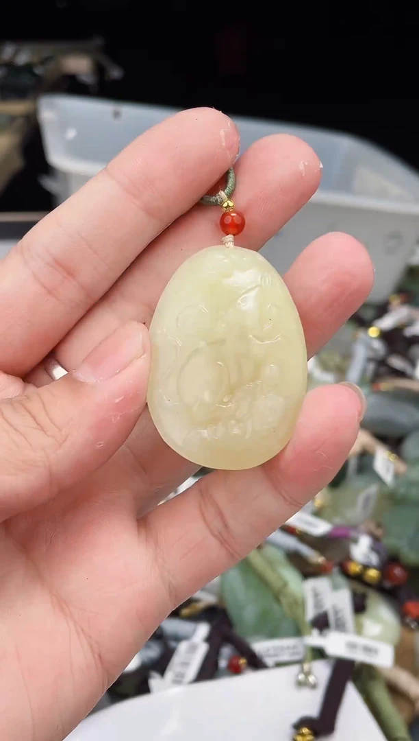 颈饰未镶嵌和田玉1