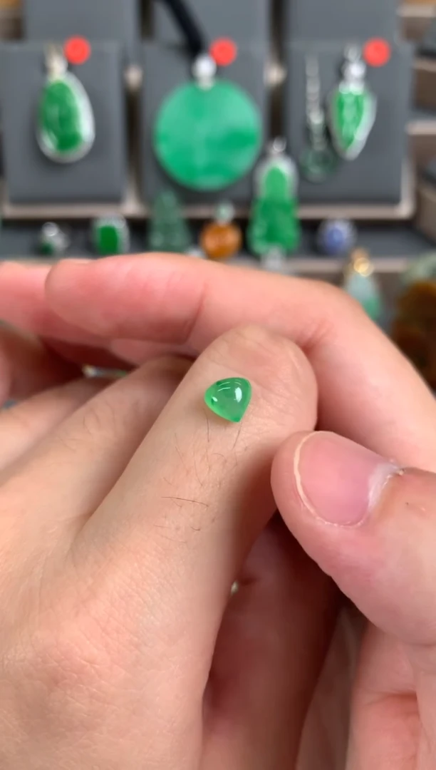 未镶嵌定制翡翠裸玉