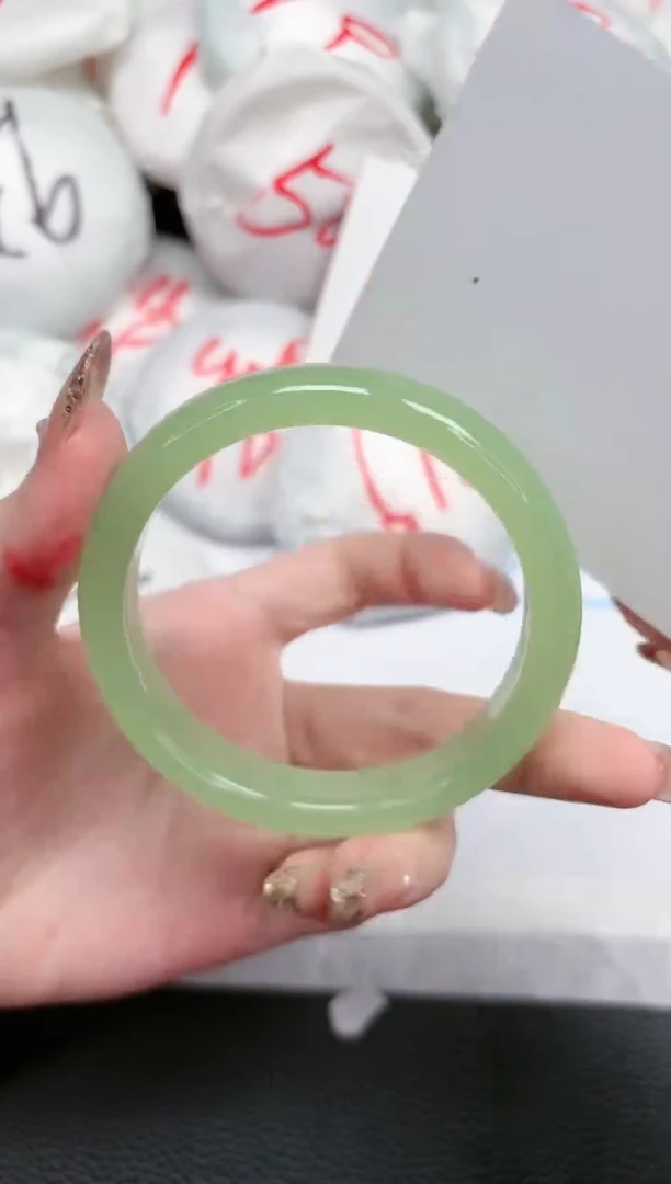 【闪购商品】石英质玉手镯未镶嵌98-58.6