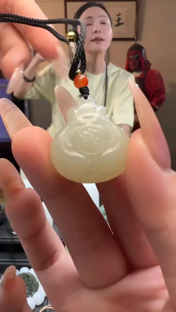 【闪购商品】和田玉晴水钱袋未镶嵌吊坠