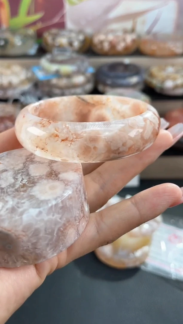 未镶嵌手镯石英质玉56