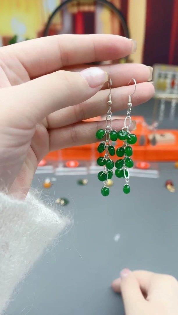 未镶嵌石英质玉（非洲翠）耳钉302