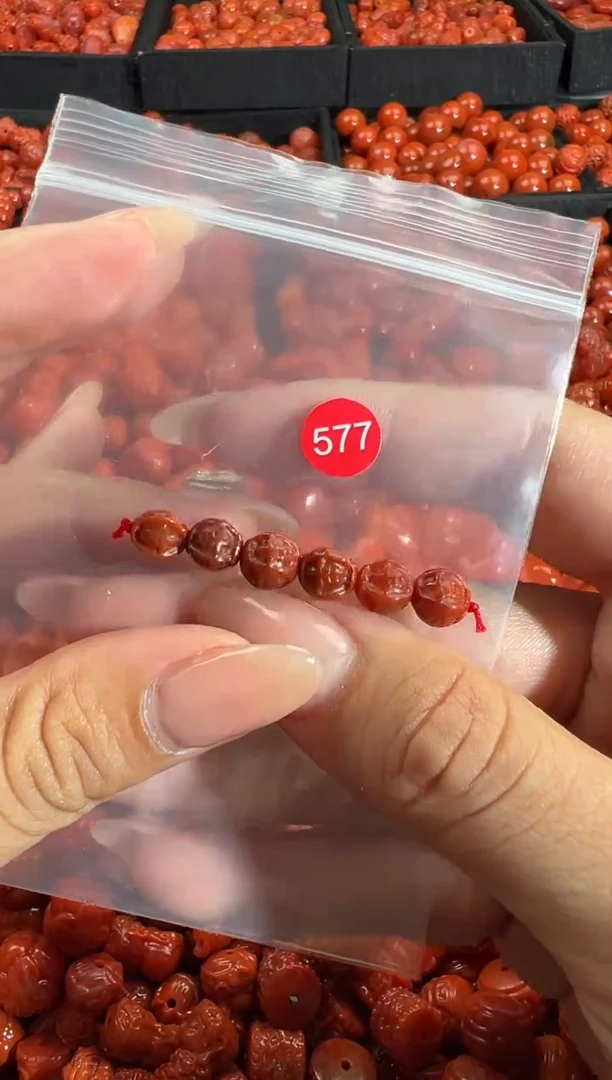 颈饰未镶嵌南红玛瑙1