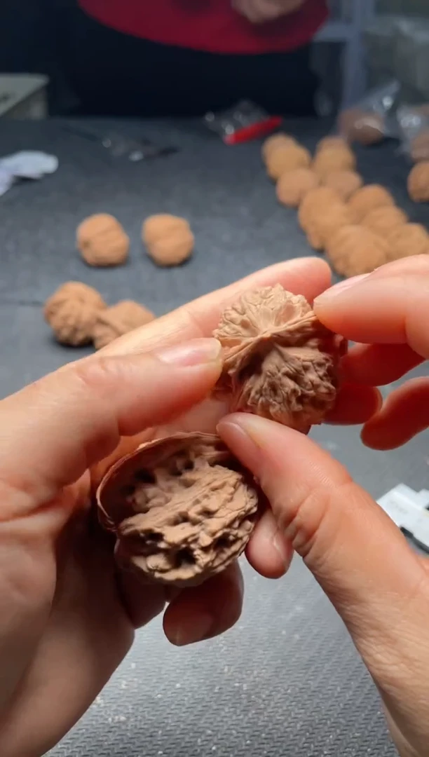 把件文玩核桃w247  霞云岭37尺