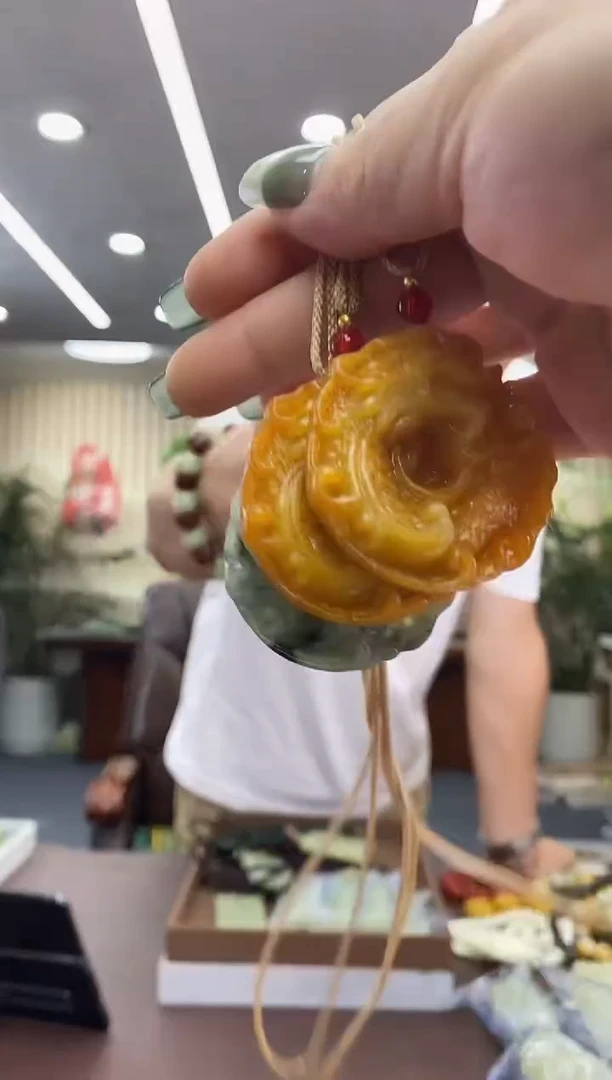 未镶嵌蛇纹石玉吊坠多样式发货随机发一