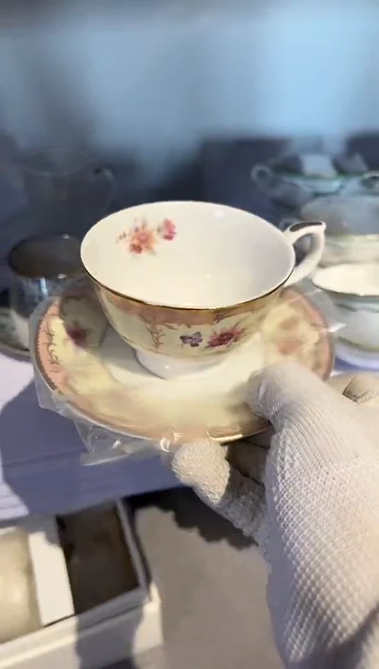 【闪购商品】中古回流瓷器好看。谨慎参拍