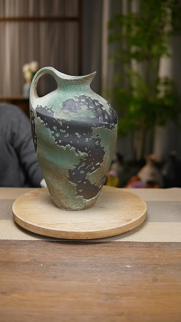 【闪购商品】陶瓷花器诧寂复古绿奶壶