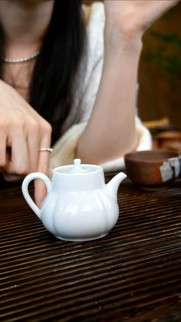 羊脂玉瓷南瓜壶孤品处理