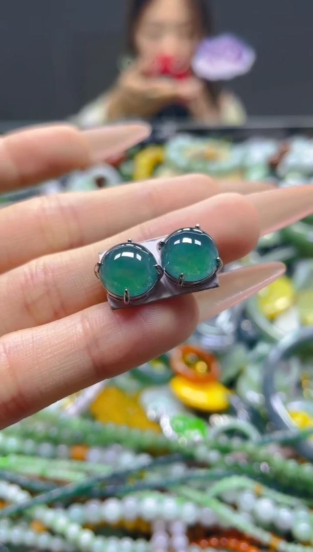 颈饰未镶嵌翡翠/Q/翡翠A货，一件也是批发价