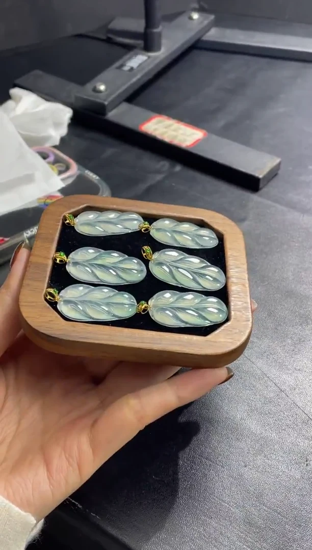 18K金镶嵌定制翡翠DDJ44239/多样性发一件