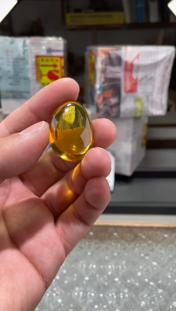 琥珀颈饰未镶嵌虫珀随形