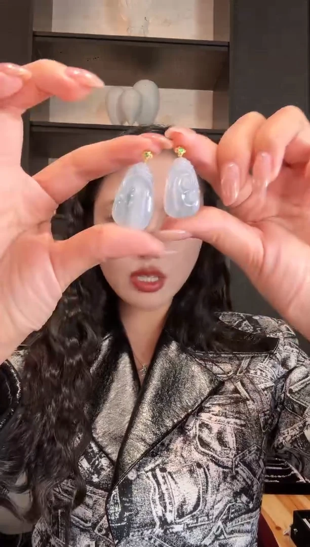 颈饰18K金镶嵌翡翠79多样性发其一