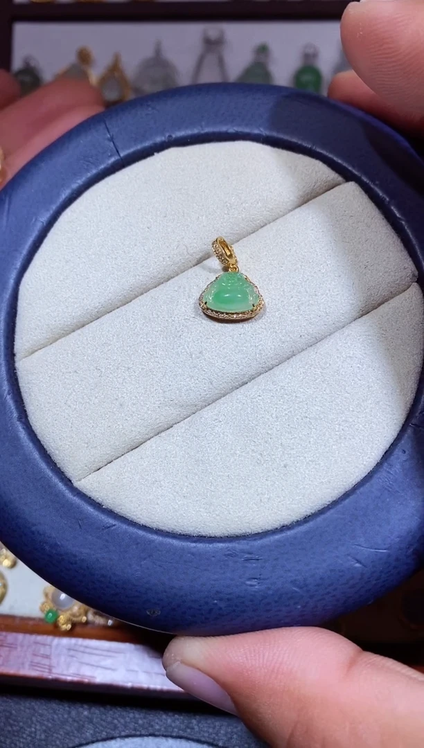 颈饰18K金镶嵌翡翠M***m1111111