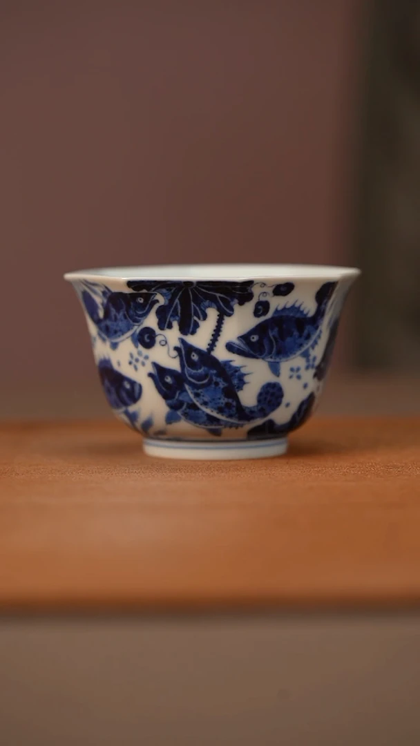 陶瓷又见春风鱼藻纹八方杯
