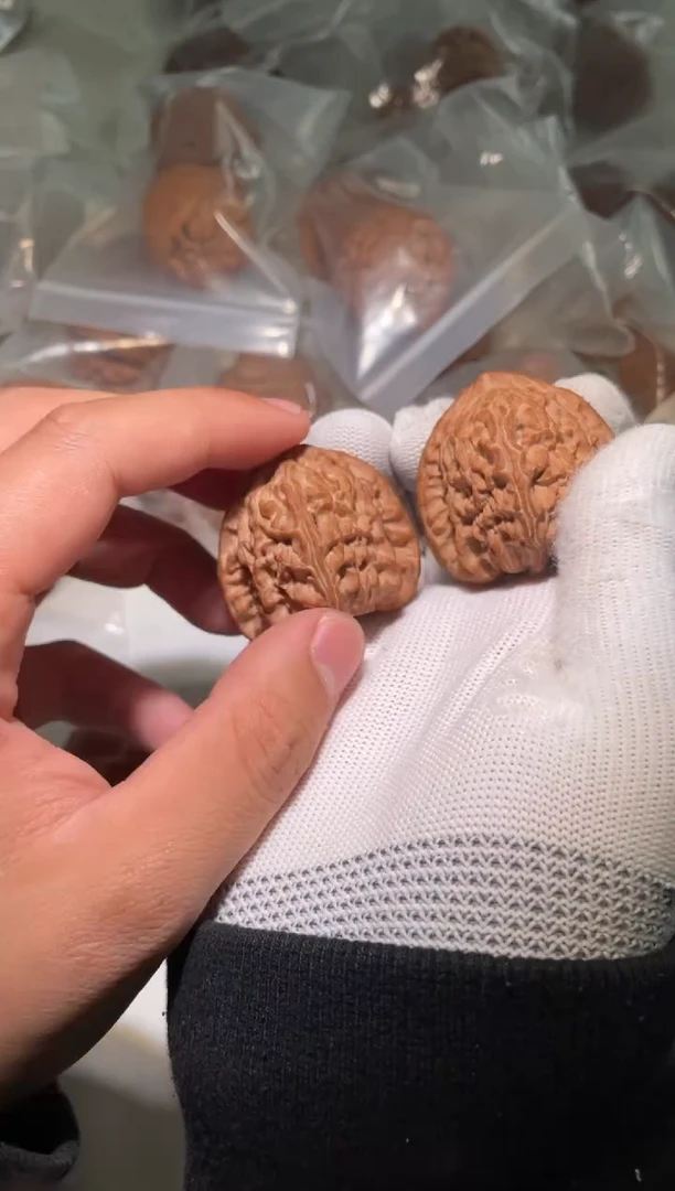 把件文玩核桃好***?三角白