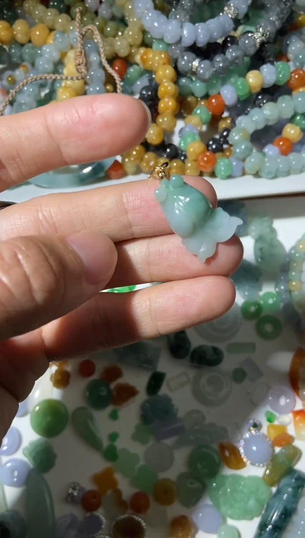 【闪购商品】翡翠颈饰未镶嵌【闪购商品】 天然翡翠