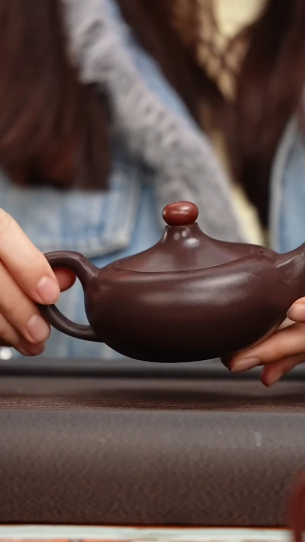 【闪购商品】紫砂茶壶紫茄百目黑心吐时来运转175CC