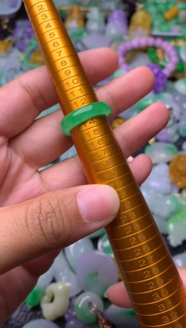 颈饰未镶嵌翡翠缅甸翡翠吊坠
