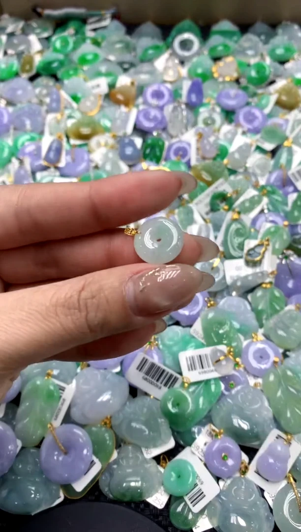 【闪购商品】翡翠颈饰18K金镶嵌1111111111111111