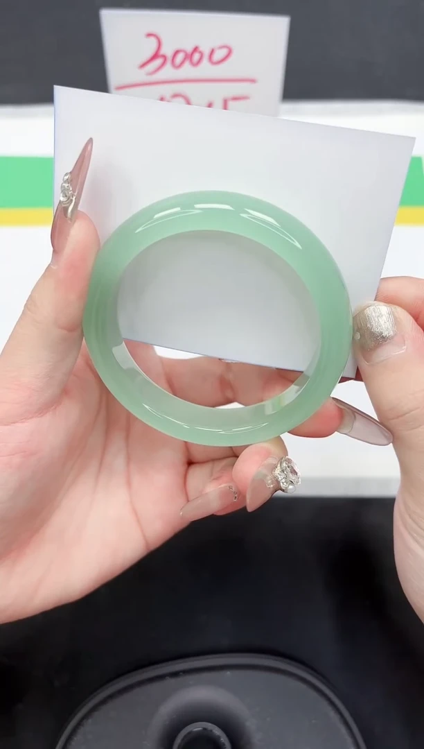 【闪购商品】石英质玉手镯未镶嵌21-56.6