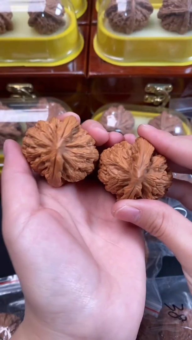 把件文玩核桃红锦鲤42尺s672