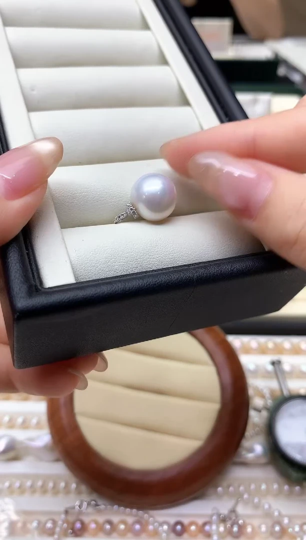 淡水珍珠18K金镶嵌吊坠(赠链)18K金吊坠