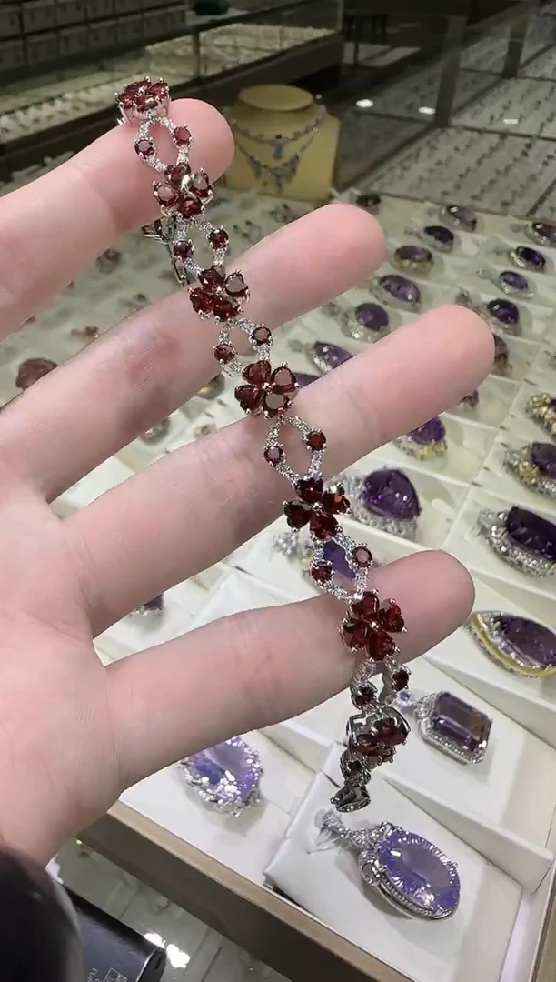 银S925镶嵌手链石榴石四叶花