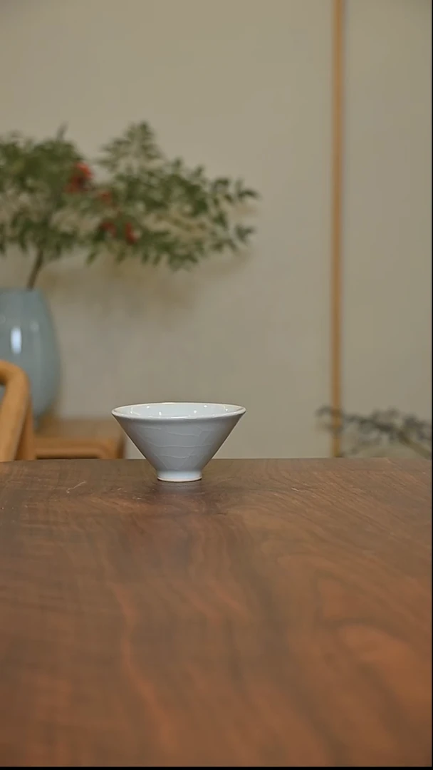 斗笠杯 月白釉 微瑕 桑麻款