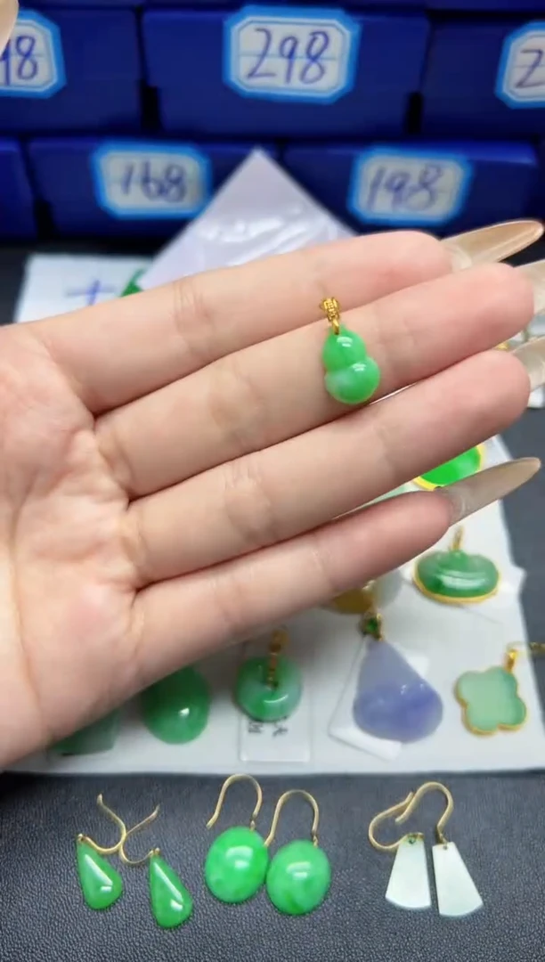 【闪购商品】翡翠颈饰18K金镶嵌Y缅料A货/支持复检/一件