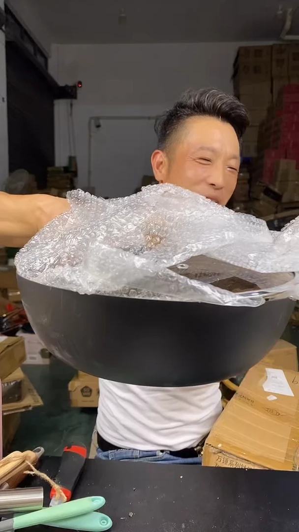 铝合金1素味万锤煎炒锅 28有盖