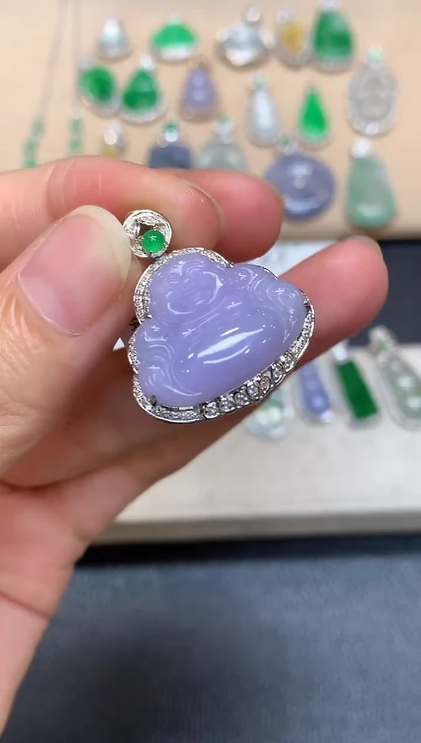 颈饰18K金镶嵌翡翠佛公【无服务费