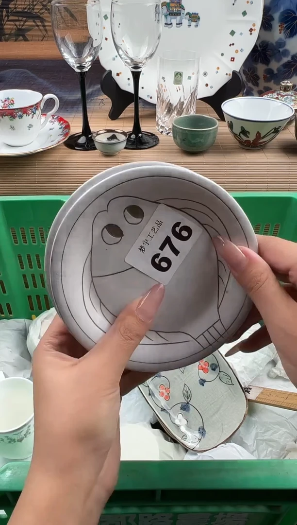 瓷片陌****归瓷片     676