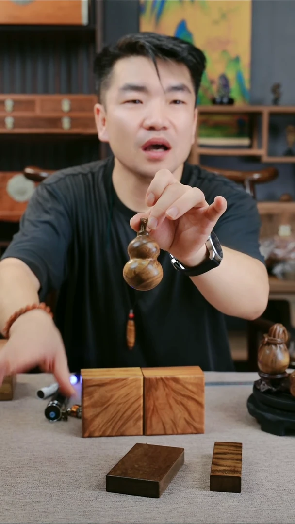 金丝楠万*生冰裂纹小叶桢楠纯手工雕刻
