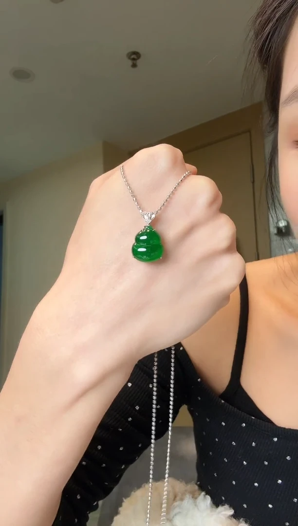 【闪购商品】翡翠吊坠(不含链)18K金镶嵌天然翡翠吊坠