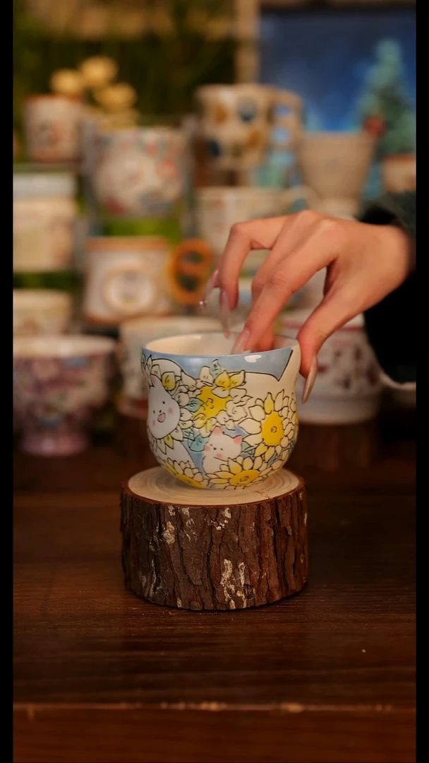 阿满向日葵 手握杯  手绘釉下彩