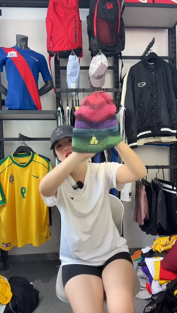 757 ·编码 耐克卫衣服饰过款为准 尺码·