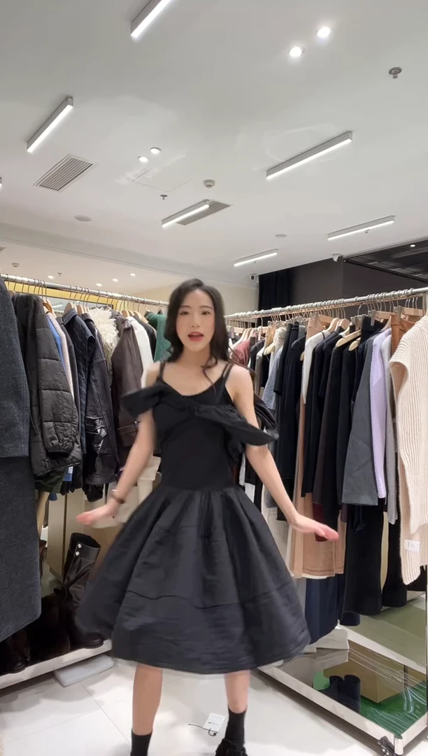 PUSHBUTTON气质修身吊带裙 XS 最后一件