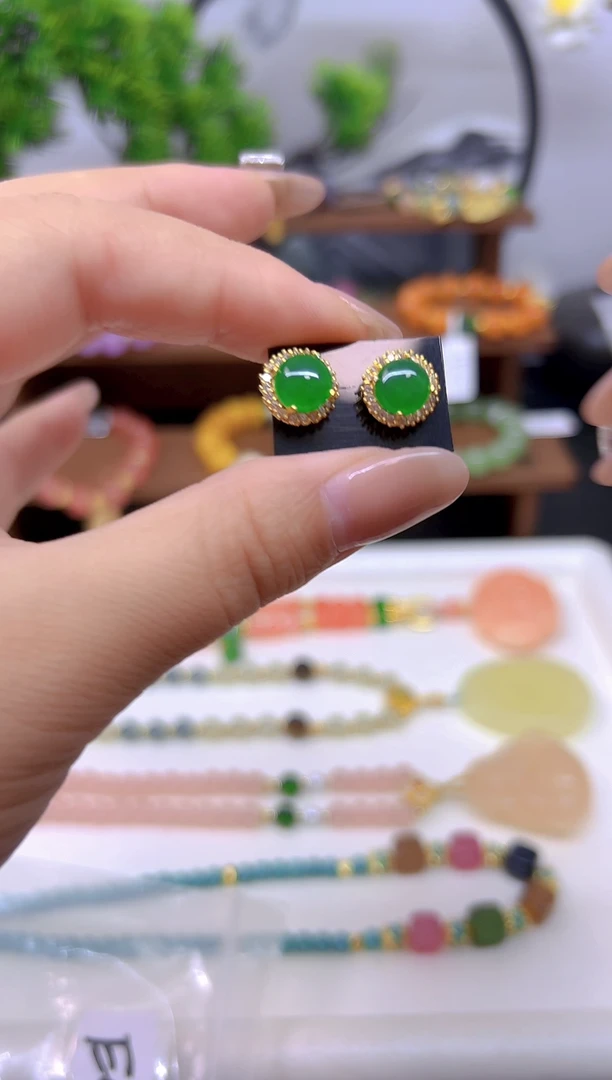 翡翠14K金镶嵌耳饰E459