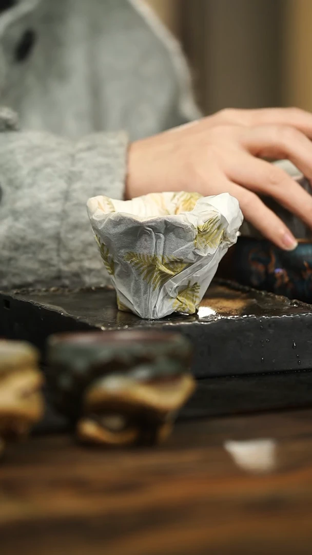 【闪购商品】紫砂茶杯金杯 任发其一