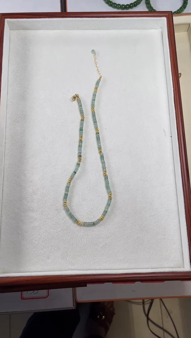 水晶手串未镶嵌呼*，绿草莓多圈手串-1