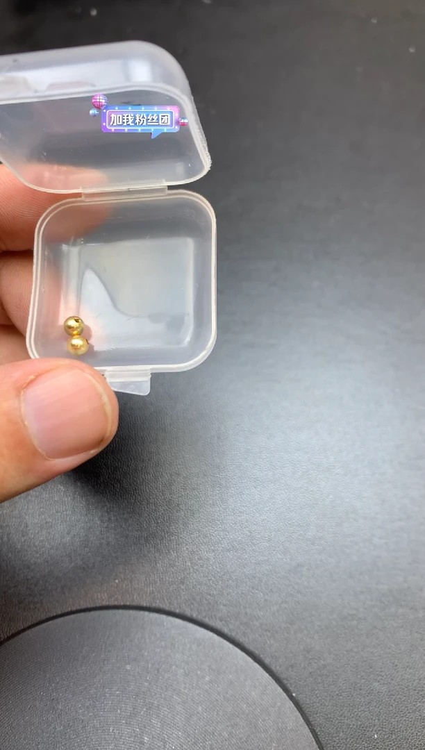颈饰18K金镶嵌翡翠?****呀金珠4mm
