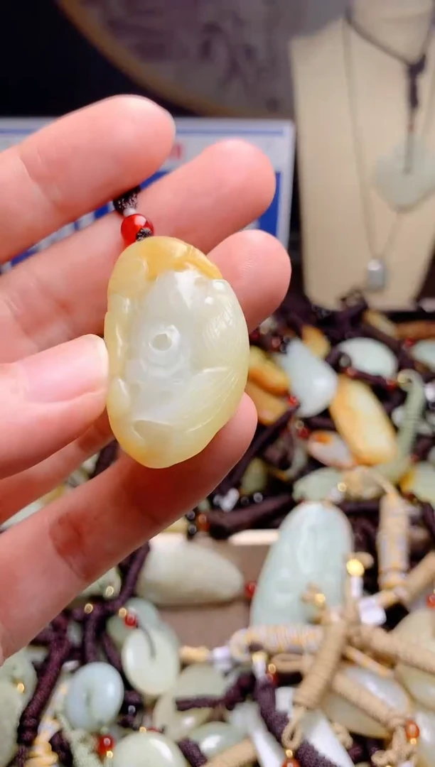 和田玉未镶嵌颈饰1