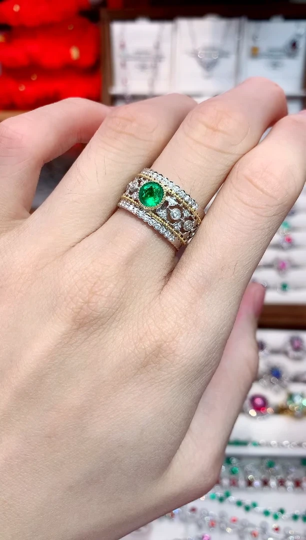 18K金镶嵌戒指祖母绿0.64ct/天然宝石/七天无理由