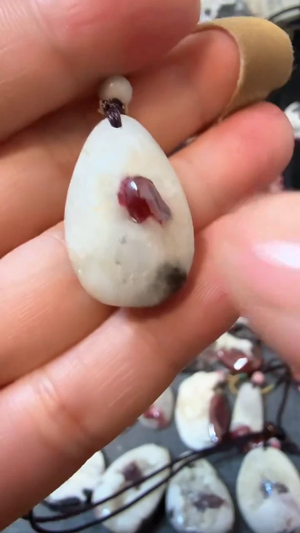 【闪购商品】天然辰砂大晶砂随行吊坠1