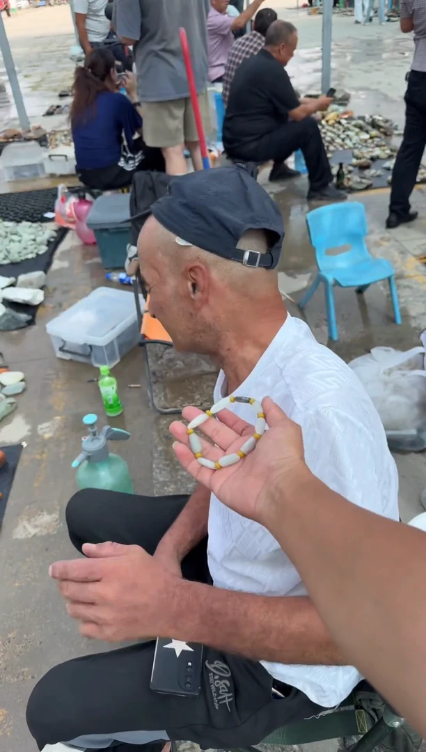 和田玉（糖玉）未镶嵌挂件和田玉