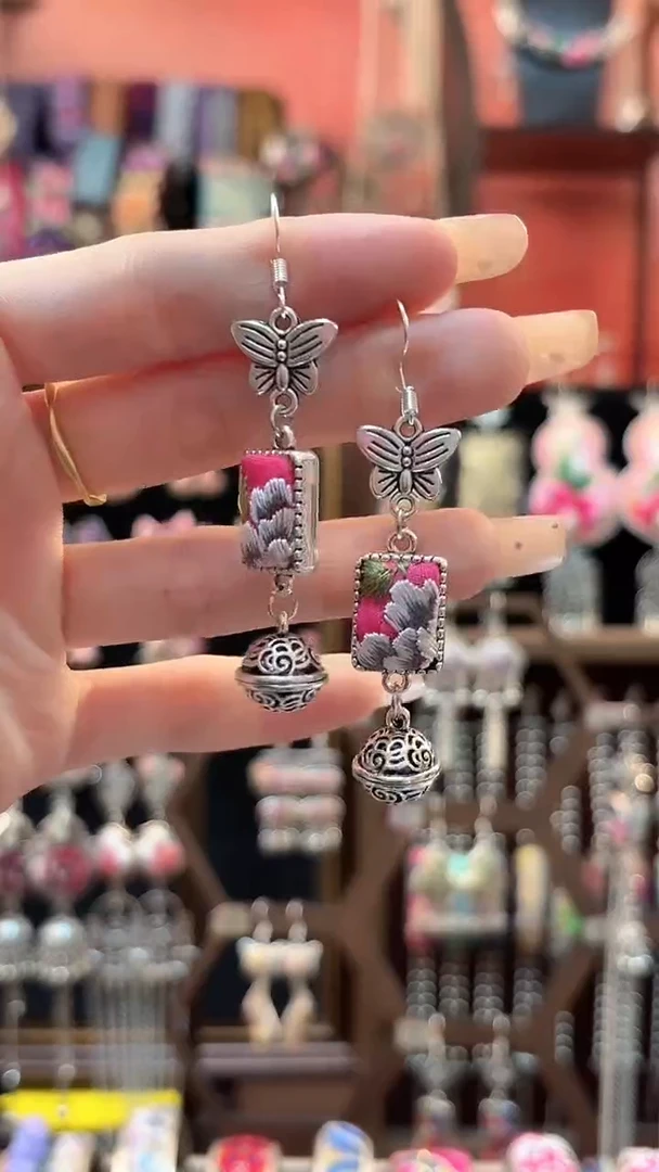 织绣 云织谣民族风精美饰品   80