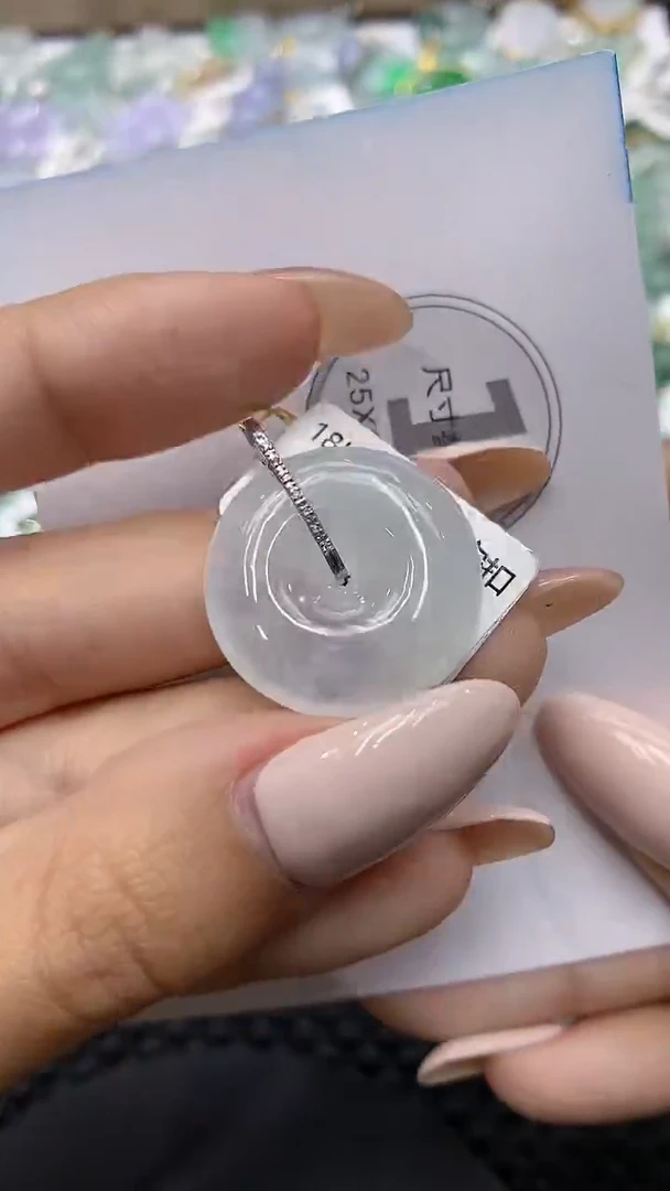 颈饰18K金镶嵌翡翠111111111111